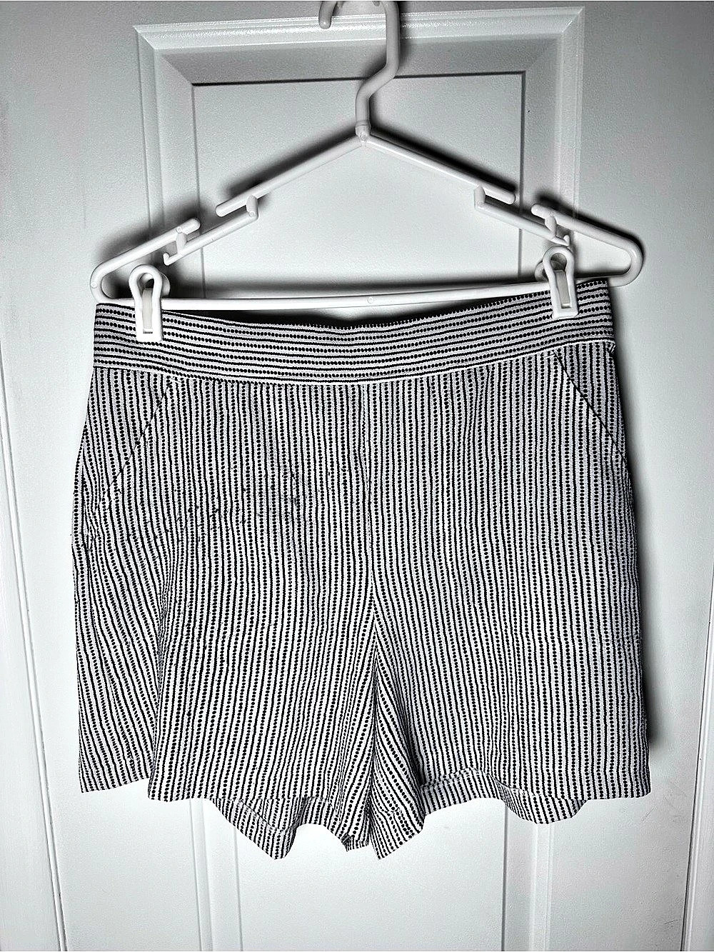 Max Studio Women's Geometric Striped Drapey Shorts in White & Black Size Large